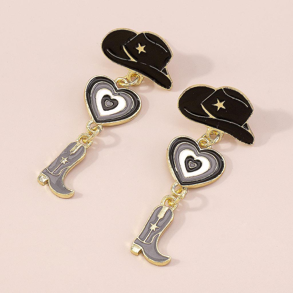 Модные и трендовые серьги для современных женщин — серьги-подвески в виде сердечка, ковбойской шляпы и сапог