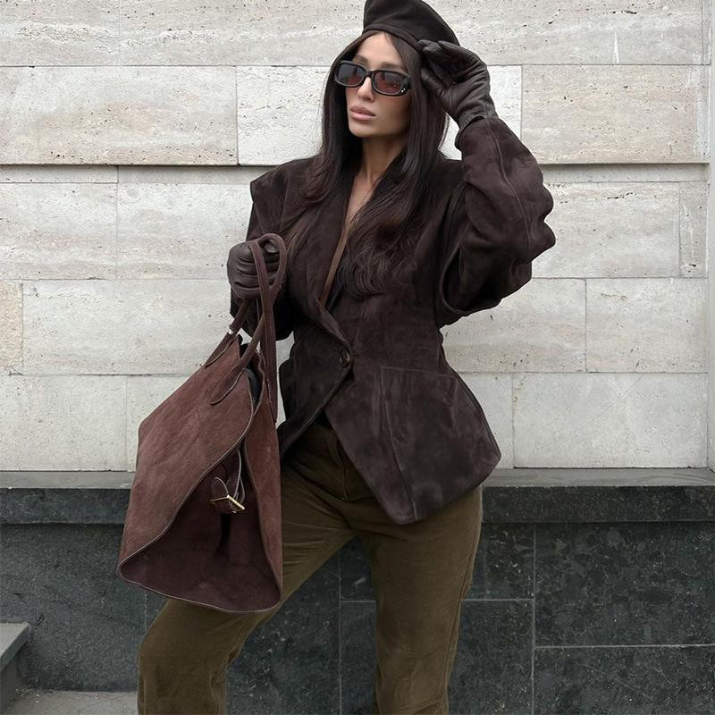 Темно-коричневая замшевая куртка с лацканами женская теплая с длинным рукавом повседневная верхняя одежда ретро британский стиль темпераментная куртка осень 2025