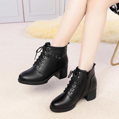 Теплые бархатные короткие сапоги для женщин среднего возраста - мягкая подошва, средний каблук, универсальные осенне-зимние ботинки Martin с восемью отверстиями