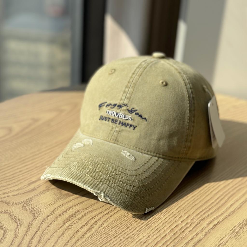 New trendy Korean-style sun-shading lettered denim baseball cap for spring and summer2026Male couples showing off their cute duck-billed caps, a