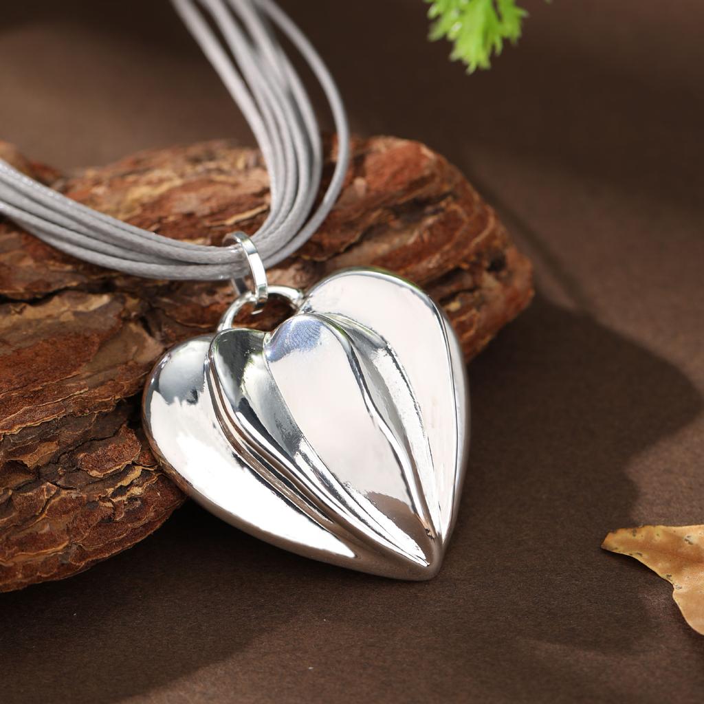 Новый глянцевый трехмерный магнитный кулон в виде сердца, женское модное высококлассное геометрическое ожерелье из кожаного шнурка