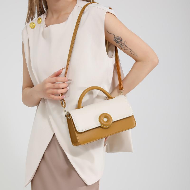 2024 летняя новая повседневная маленькая квадратная сумка нишевый дизайн портативная маленькая женская красивая сумка на плечо