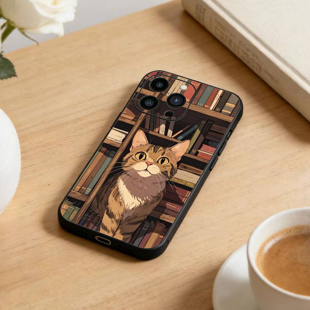 Винтажная книжная полка Кот Чехол для телефона Для iPhone17,16,15,14,13,12 Plus,Max Мягкий силикон Черная крышка