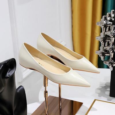 Женские туфли на низком каблуке с острым носком в европейском и американском стиле для педикюра — тонкие, универсальные, на весну и осень.