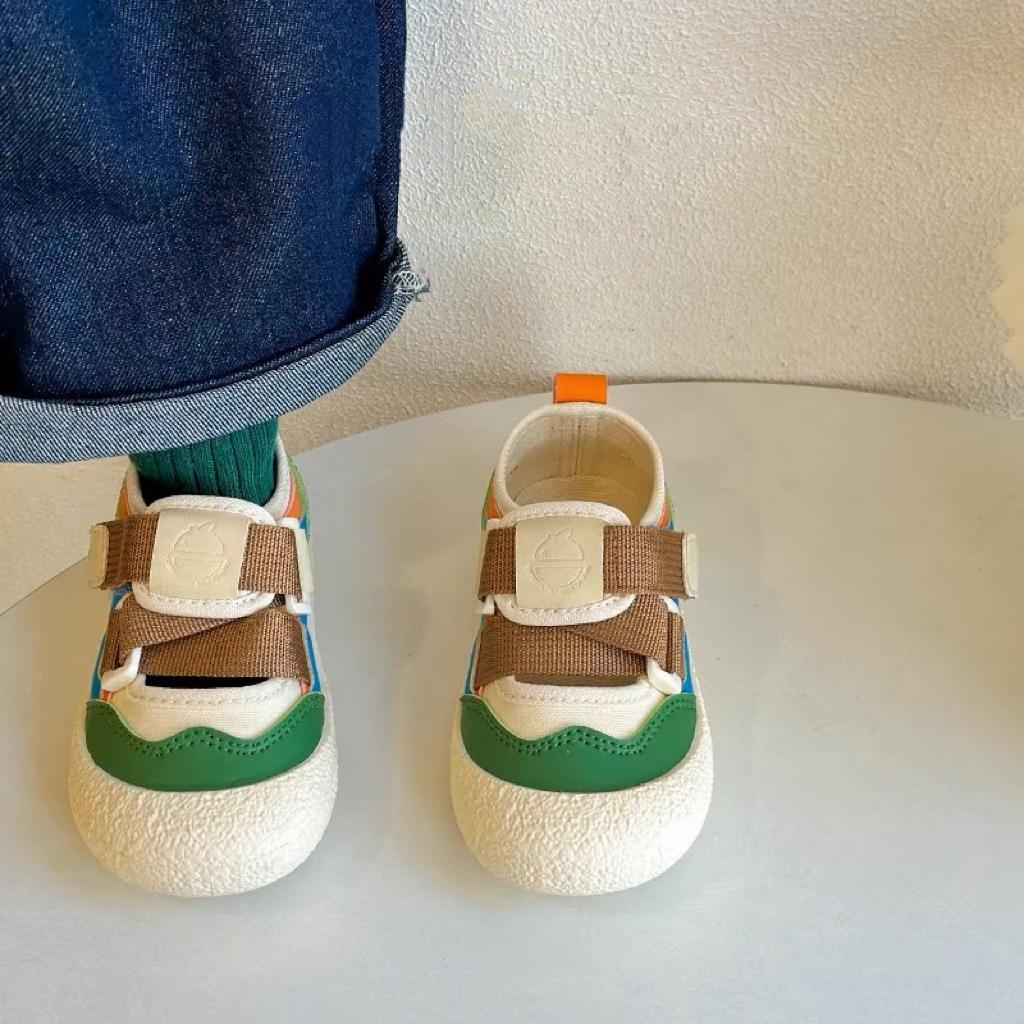 Детские спортивные сандалии 2025 весна и лето новые для мальчиков и девочек уличная обувь для хайкинга контрастного цвета парусиновая обувь большеголовые уродливые милые туфли