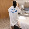Корейское женское свободное платье-футболка средней длины со смайликом