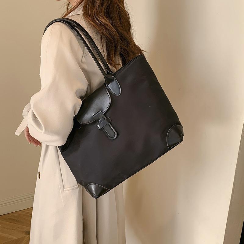 Дизайнерская роскошная нейлоновая женская сумка светлого цвета, контрастная большая вместительная сумка для покупок на одно плечо