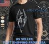 НОВАЯ ФУТБОЛКА LOGO SKYRIM ВЫТИСНЕННЫЙ ЛОГОТИП IRON СМЕШНАЯ АМЕРИКАНСКИЙ РАЗМЕР ОТ S ДО 5XL