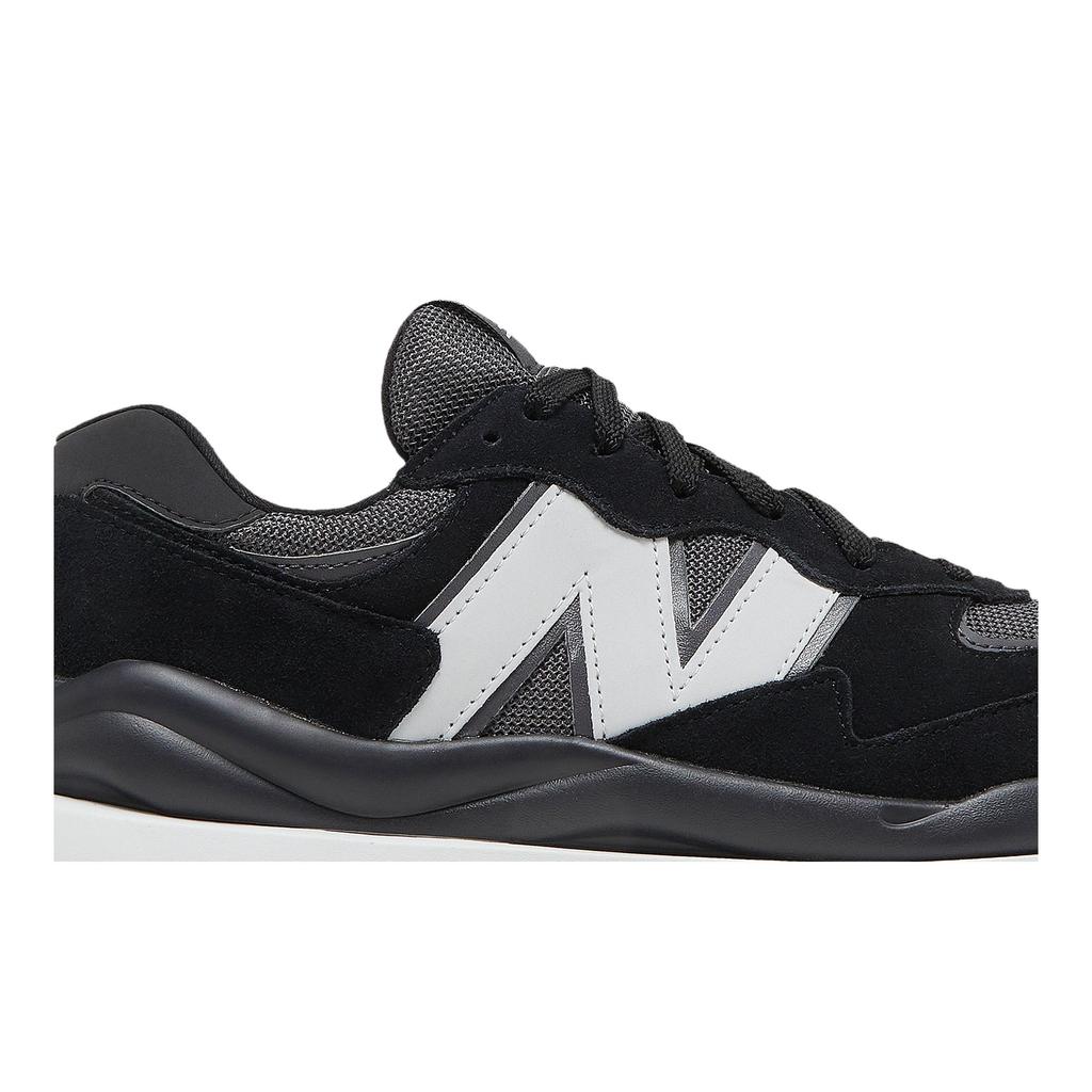 New Balance 57 / 40 'Черно-белый' (унисекс) Черные / Серые / Белые Беговые Кроссовки M5740CBA