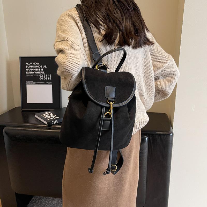 Сумка большой вместимости 2025 новая повседневная универсальная рюкзак женская портативная сумка-ведро матовая ретро для выхода