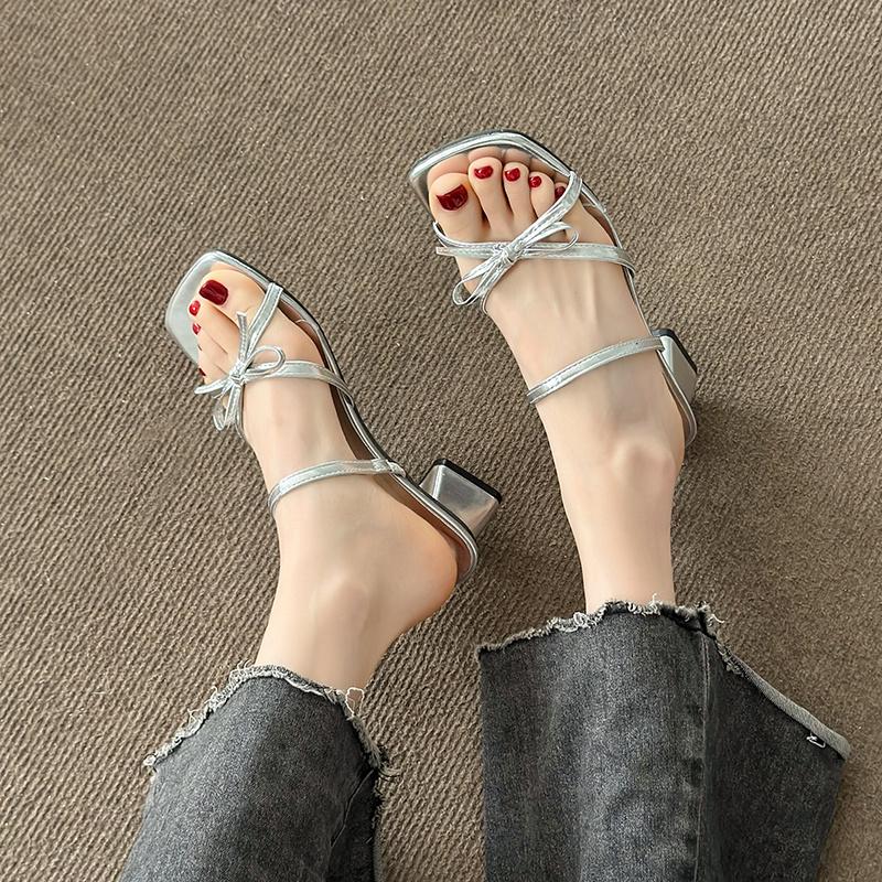 2024 Летняя высококачественная женская обувь, модные повседневные тапочки с открытым носком, однотонные, среднего цвета, с бантом, на среднем каблуке, для отдыха на пляже для женщин