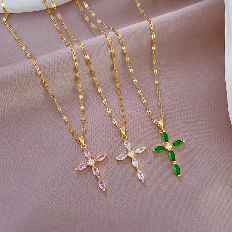 Copper Micro-inlaid Zircon Cross Zircon Pendant Necklace Temperament Light Luxury Niche Design Sense Clavicle Chain