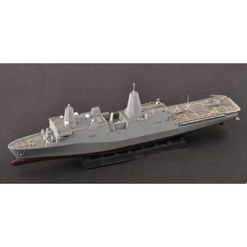 Hobby Boss 1/700 Scale Ship Series US Navy Transport Landing Ship New York LPD-21 Plastic Model