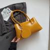 Korean niche handbag women's 2025 new trendy fashion underarm bag trend simple large capacity shoulder bag