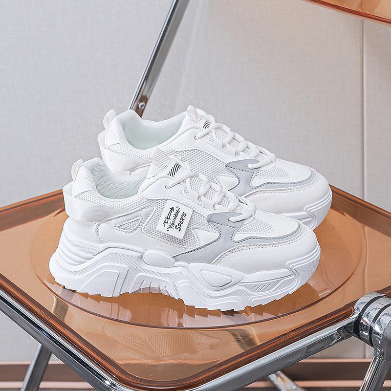 Инс корейская версия новых кроссовок для женщин 2025 весна студенческие универсальные спортивные туфли уличная съемка повседневные туфли на платформе K819