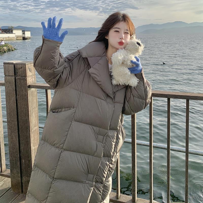 Женская пуховая куртка Chinese play свободная большая стеганая свободная белая пуховая куртка женская зимняя новая длинная утепленная куртка до колена