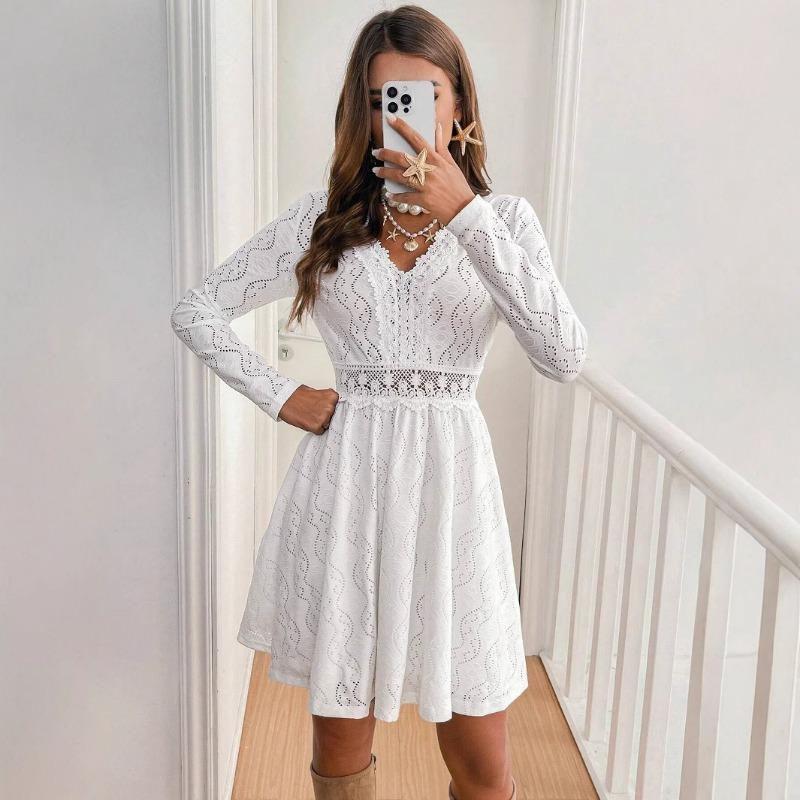 Elegant Women's Dress Solid Color Lace Patchwork Mini Holiday Dress Scallop Side Sun Dress