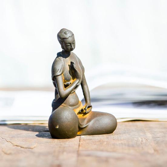 Японская железная статуэтка Будды Дзадзэн, миниатюрная чугунная статуэтка монаха, настольная скульптура Будды для медитации, декор для дома в стиле дзен