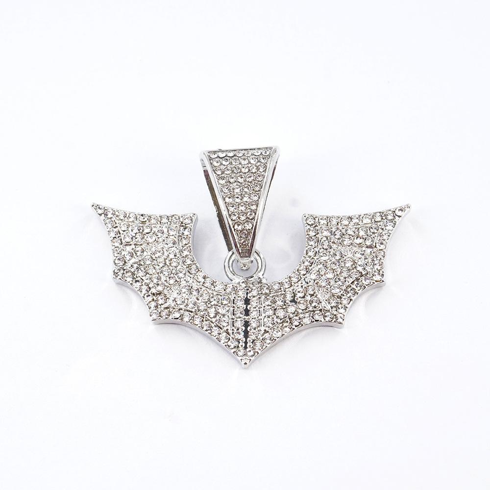 Hip-hop new full-diamond alloy bat-shaped pendant for men's necklace. Trendy and unique accessory for the European and American style.