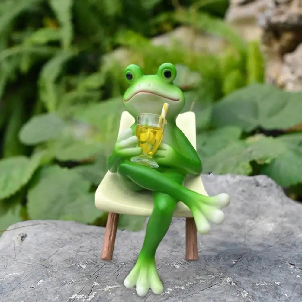 Resin Frog Sit Chair Sculpture Cute Frog Desktop Figurine Rocking Chair Frog Statue  Balcony Patio