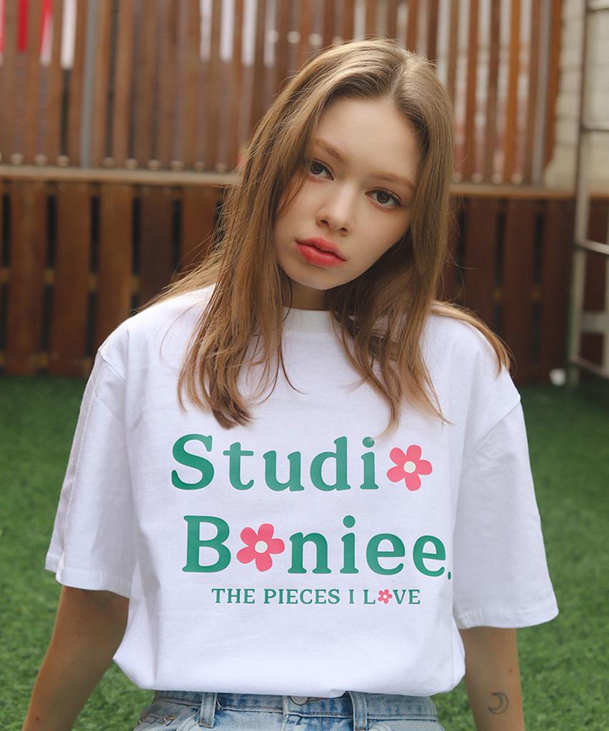 BONIEE Flower Typo Logo Graphic Loose T-Shirt White