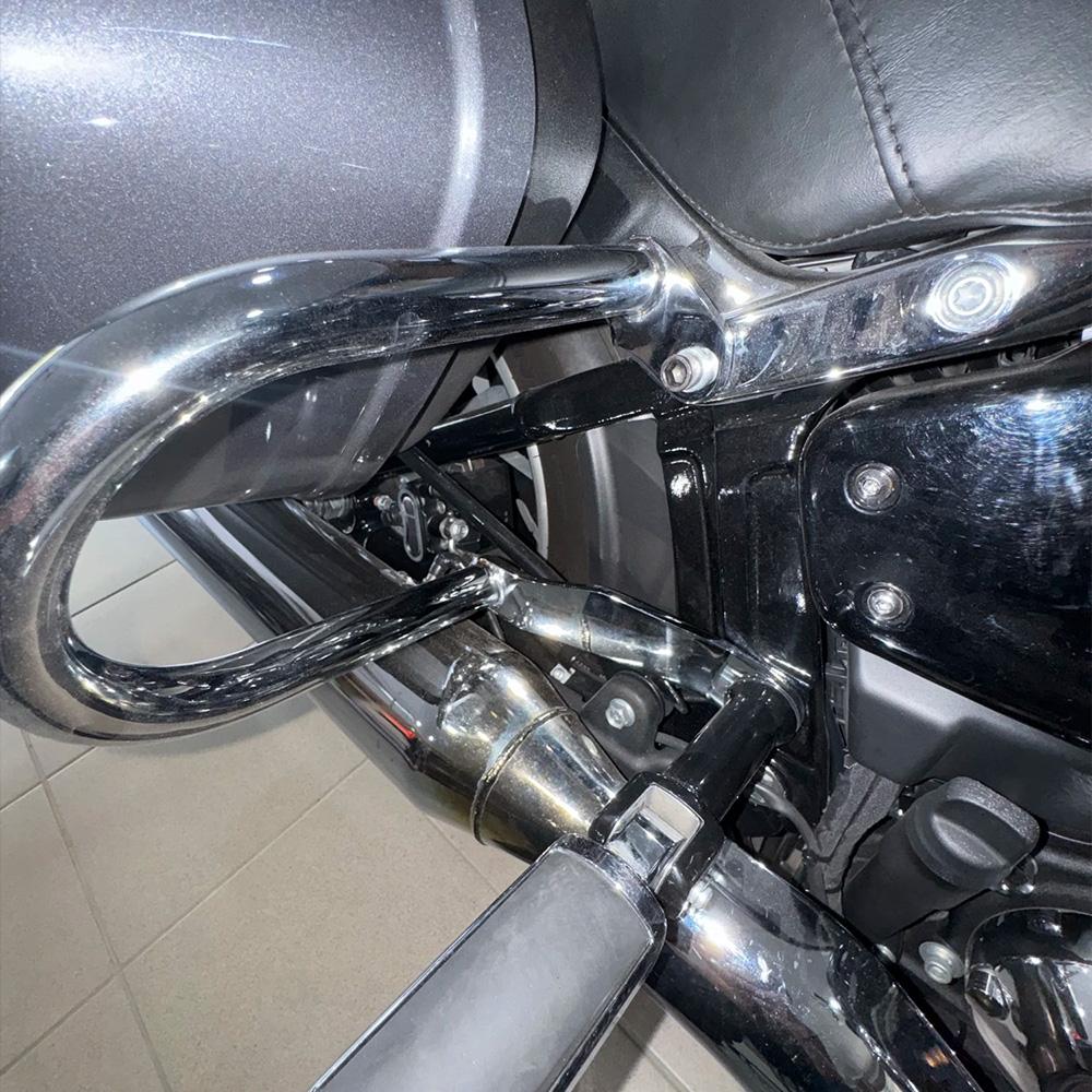 Motorcycle Solid Steel Rear Saddlebag Guard Crash Bar for Harley Davidson Softail Sport Glide 2018-2024 Bumper Guard