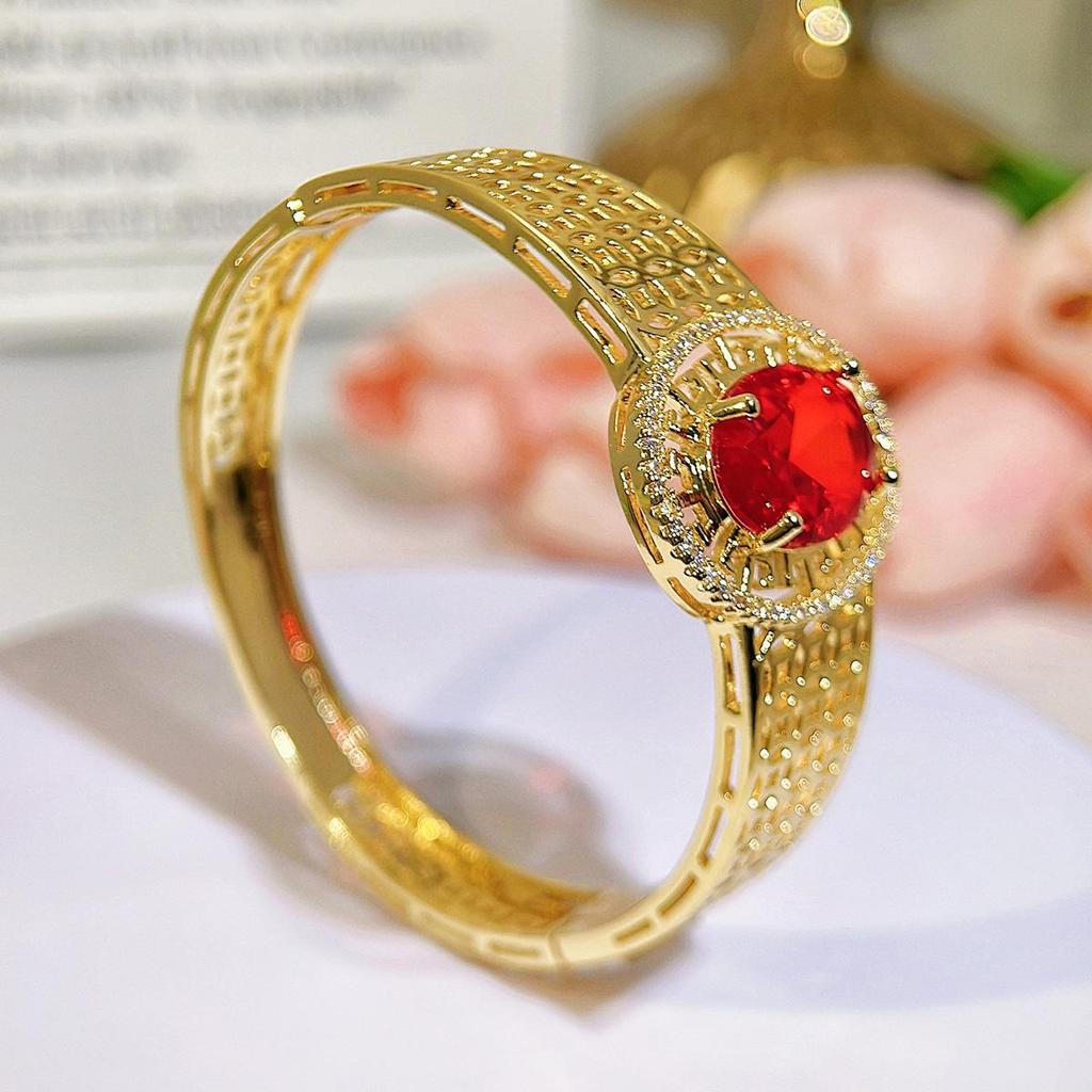 CMM Retro Palace Handmade Hollow Italian Brushed Metal Natural Green Zircon Light Luxury Wide Bracelet Bangle Hand Accessories