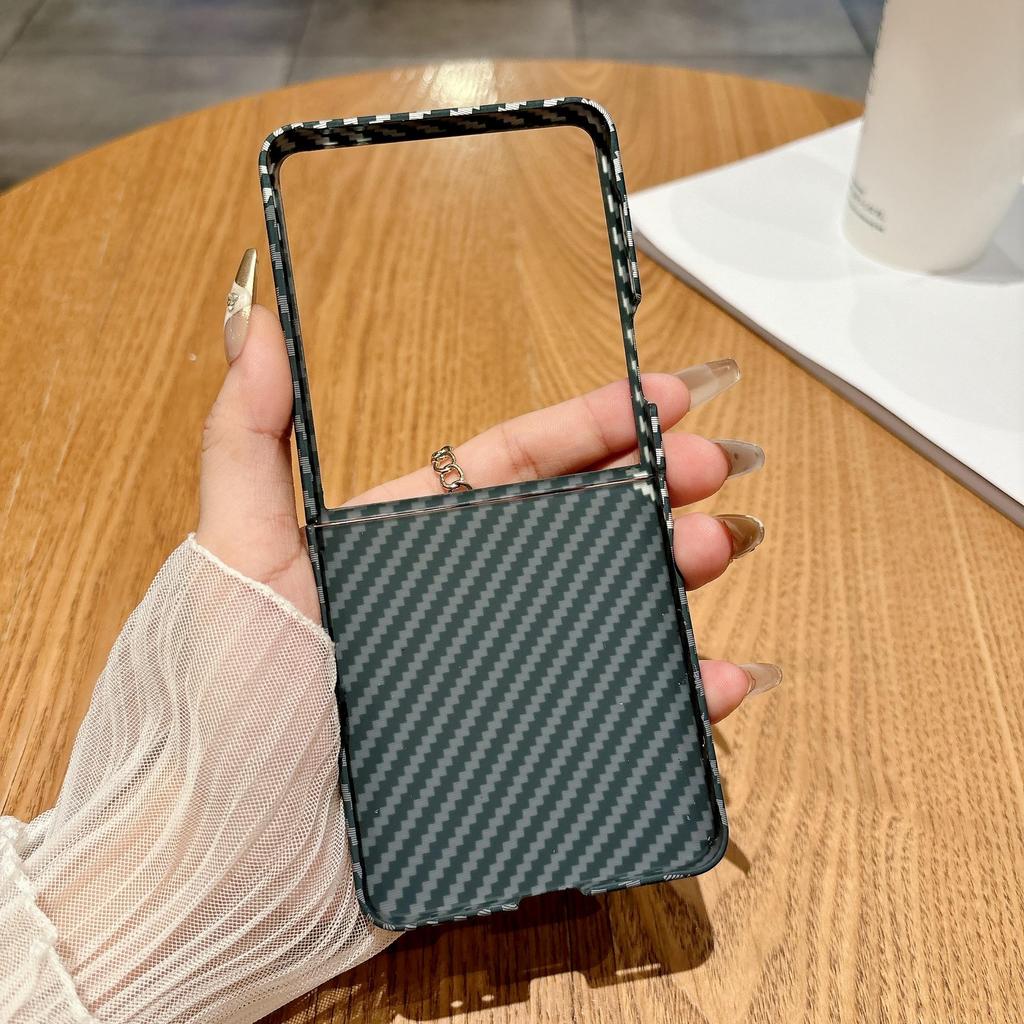 Роскошный защитный бампер из углеродного волокна для телефона Samsung Galaxy Z Flip7 Flip6 Flip5 Flip4 Flip3 Жесткий ПК Контрастный цвет Ударопрочный Защитный чехол
