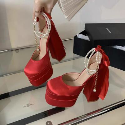 Модная женская обувь на супервысоком каблуке, осенняя новинка, квадратный носок, мелкий вырез, толстая подошва, нескользящая, с жемчужной цепочкой, туфли с низким верхом