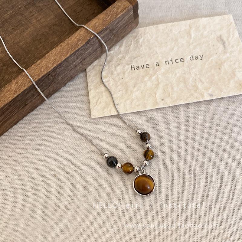 Винтажное кожаное ожерелье с подвеской из камня тигровый глаз, женская нишевая ключичная цепочка класса люкс, высококачественная двухслойная накладная цепочка для свитера