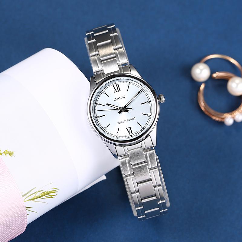 Casio Женские часы стандартной серии синие LTP-V005D-2B3 LTP-V005D-2B3