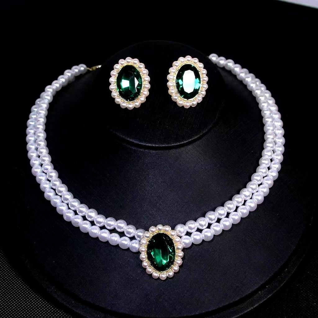 Этническое ретро-ожерелье с бриллиантами на ключице