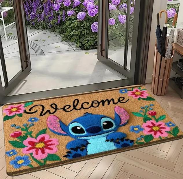 1 шт. Коврик для входной двери с изображением персонажей мультфильма «Стич»: нескользящий, с ярким цветочным рисунком, можно стирать в машине, легко чистится, подходит для дома и детей.