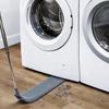 Выдвижная швабра для пыли с 3 салфетками из микрофибры, идеально подходит для уборки под холодильниками и в других труднодоступных местах, серая