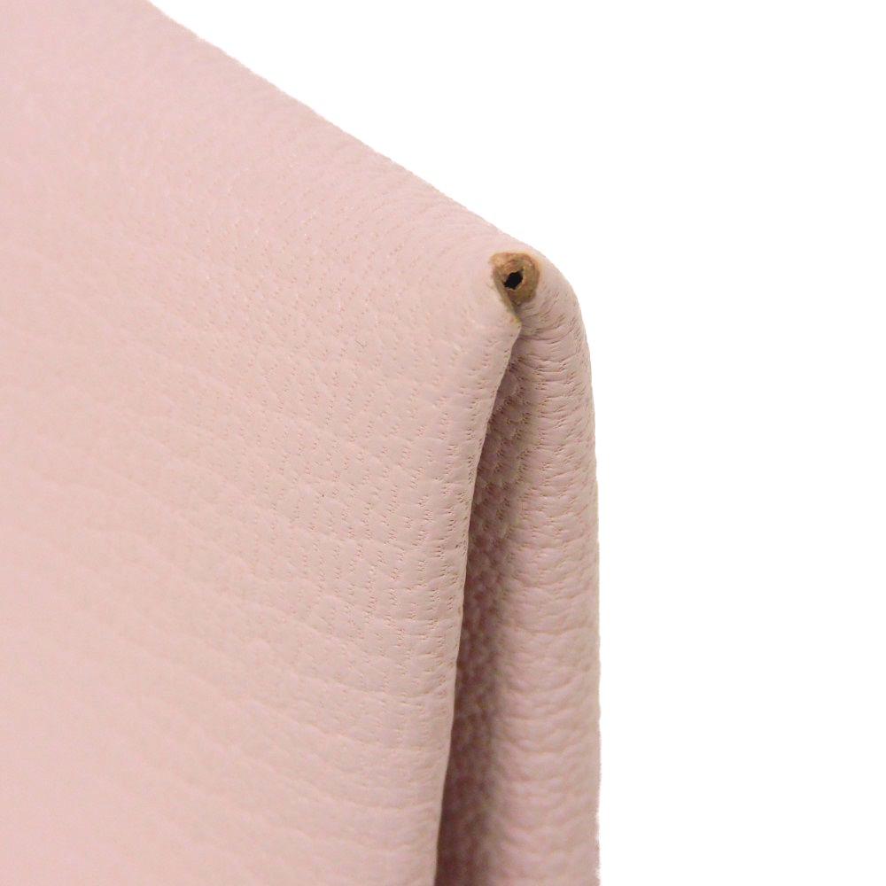 Сумка 9212 Calvi 7946 из козлиной кожи Chevre Mysore с логотипом, оттиснутым фольгой, пастельно-розового цвета, в отличном состоянии 13808