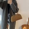 Осень и зима ретро маленькая сумка женская 2025 новая мода универсальная на плечо подмышку сумка супер огонь портативная сумка-багет
