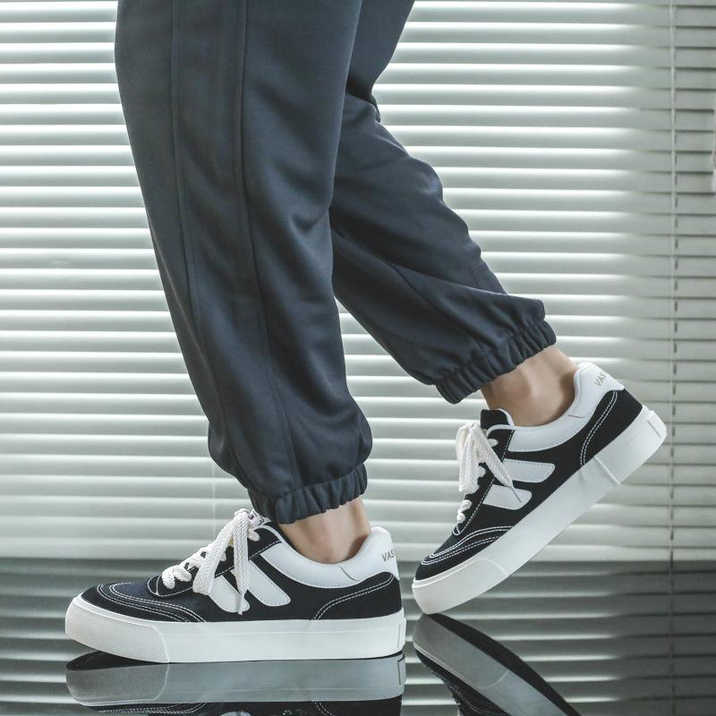 Весна Новая обувь для мужчин Холщовые повседневные туфли Плоские туфли для скейтборда Молодежные уличные крутые кроссовки