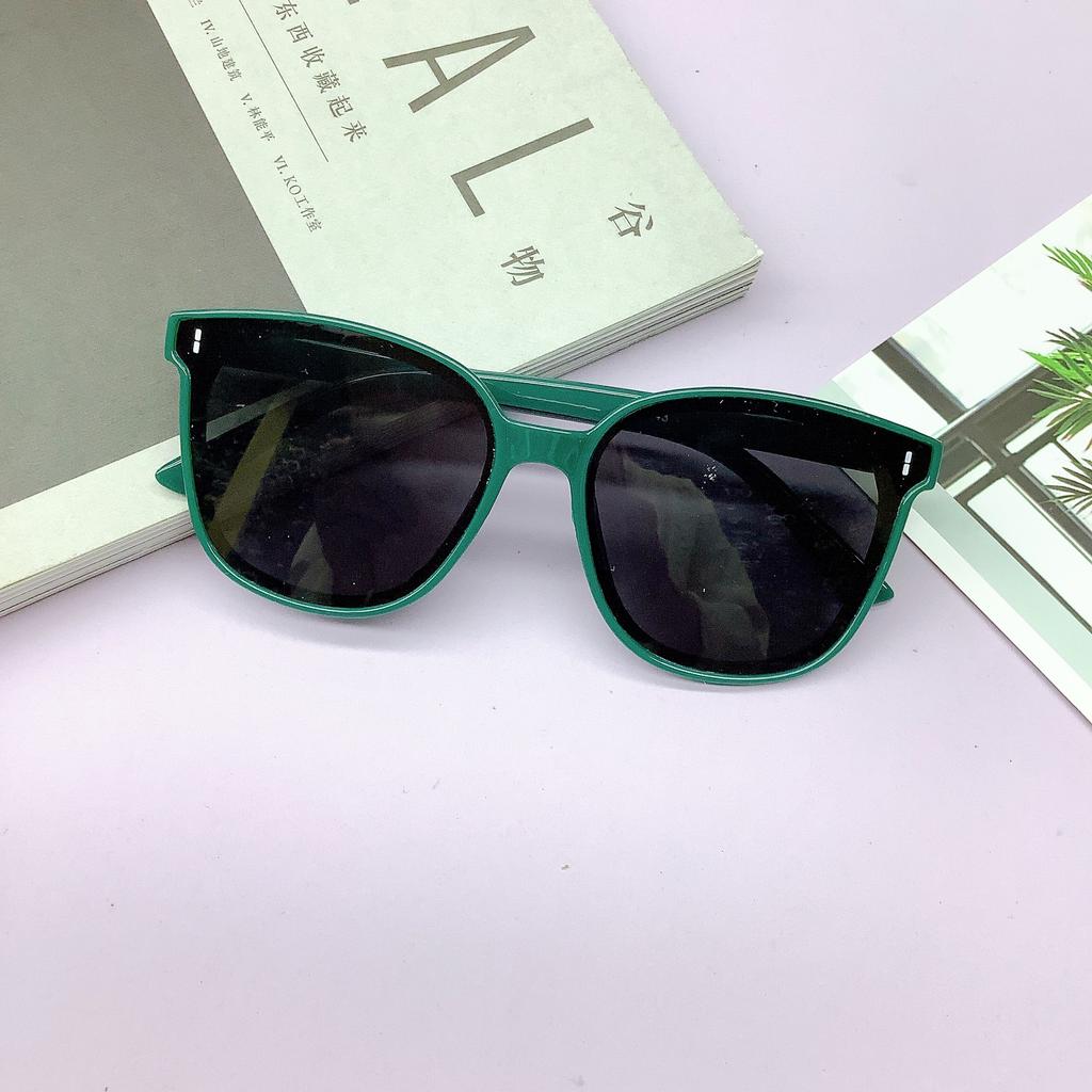 Детские солнцезащитные очки - модные, надежные, простые и удобные, детские солнцезащитные очки, модные солнцезащитные очки-коробки.