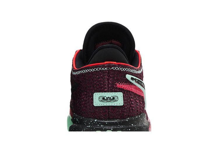 Kids' Sneakers Nike LeBron 20 SE Night Maroon (GS) Night Maroon/Multi-color/Black