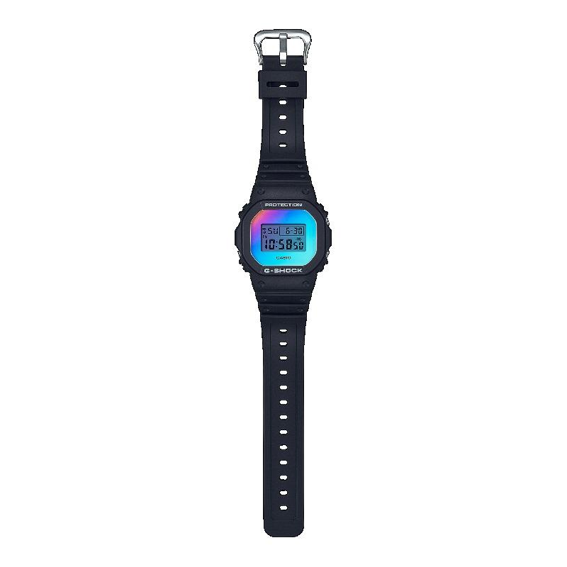 Casio Мужские кварцевые часы G-SHOCK с resin-корпусом, водозащитой 200 м, ударопрочные, с будильником DW-5600SR-1