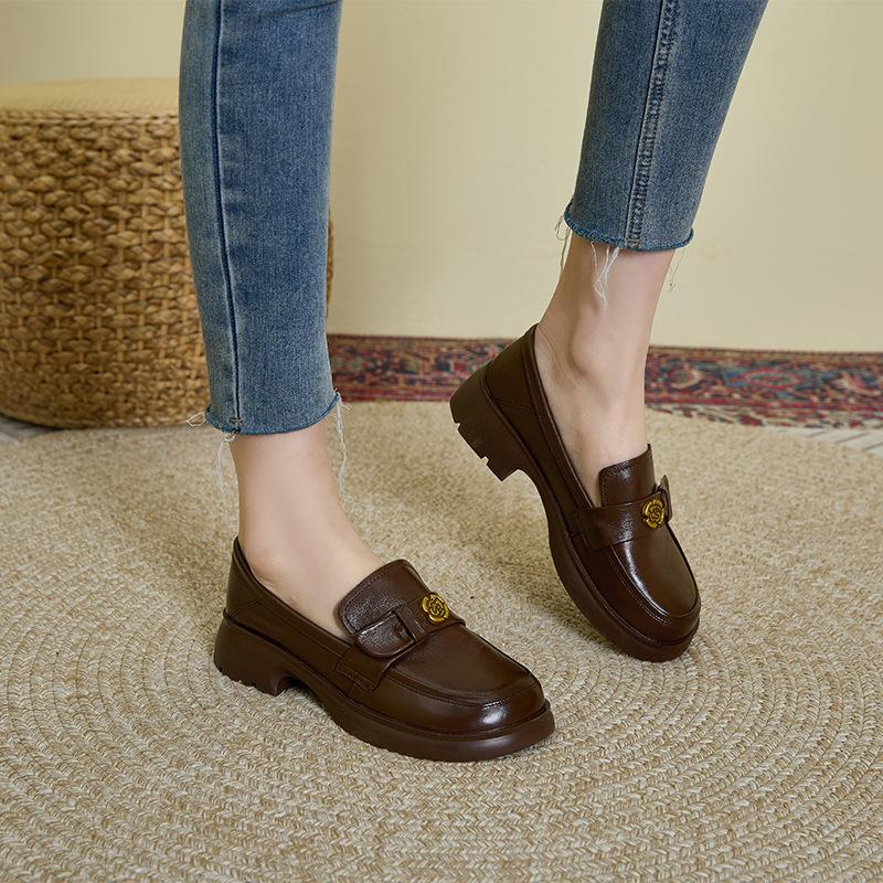 Первый слой коровьей кожи ретро камелия мягкая подошва кожаные лоферы женские корейская версия на одном педале маленькие кожаные туфли натуральная кожа туфли для мамы