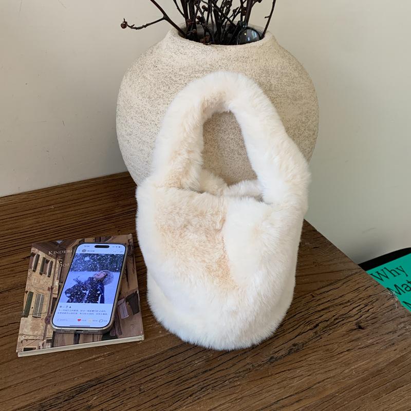 Плюшевая сумка женская осень и зима 2025 новая повседневная нишевая дизайнерская плюшевая сумка-тоут популярная сумка-ведро