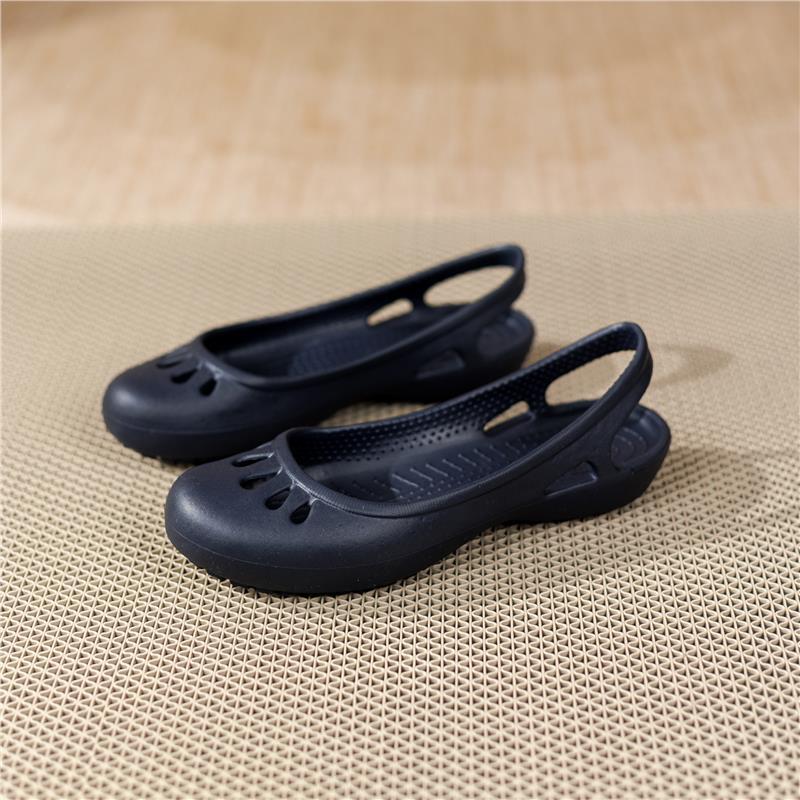 Summer Lightweight Non-Slip Hole Shoes Women's Flat Sandals Nurse Shoes Casual Jelly Beach Shoes Female Waterproof Flip Flops