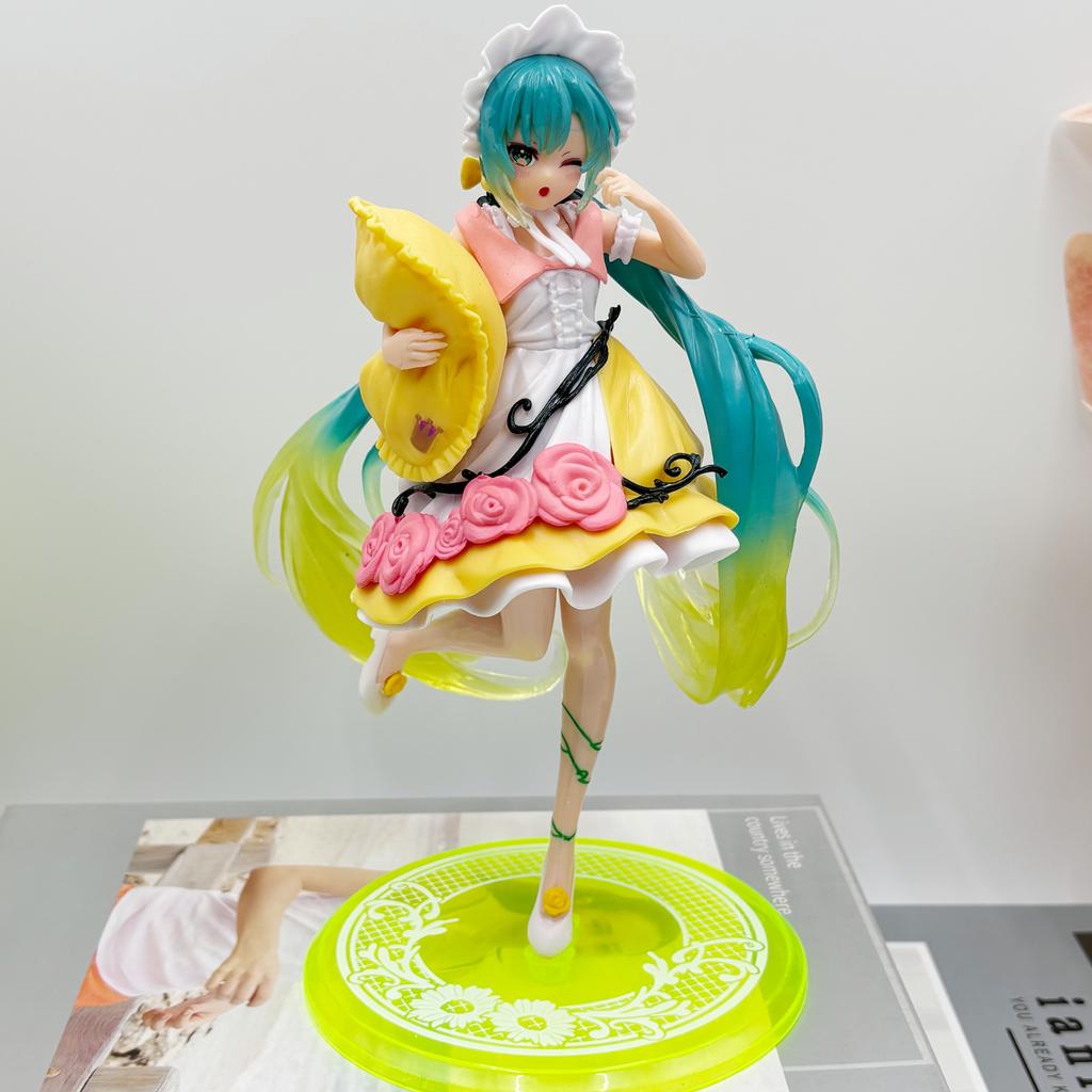 Hatsune Miki Anime Character Kawaii Pvc Model Standing and Sitting Doll Action Doll Collection Decorations Christmas Toys Gifts