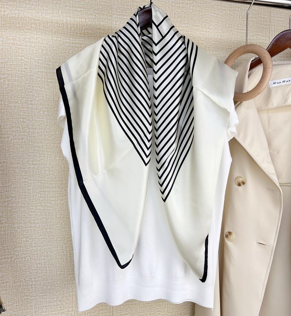 [Niche] Nordic Style Simple Temperament Small Square Scarf, Spring And Autumn Ins Small Silk Scarf, Professional Small Scarf