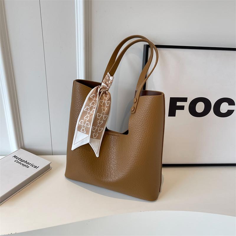 2023 New Arrival Vintage Style Minimalist Shoulder Bag With Large Capacity For Daily Use