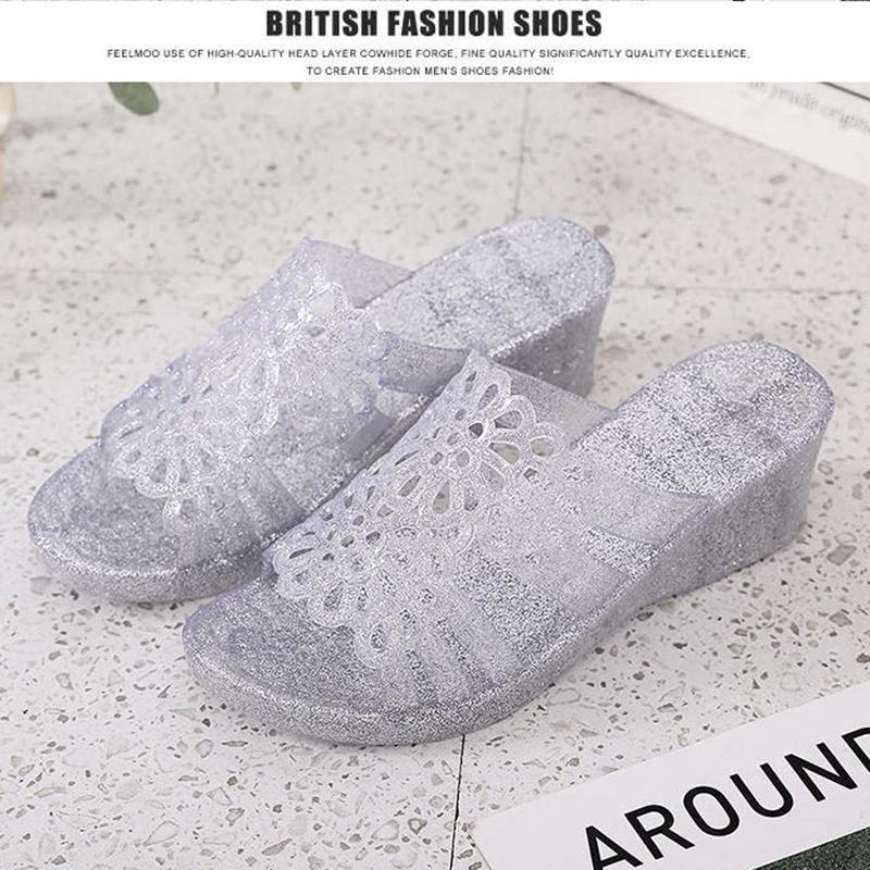 Сандалии и тапочки на высоком каблуке. Пластиковые нескользящие домашние тапочки для ванной комнаты на толстой подошве. Женская пляжная обувь. Верхняя одежда. Сандалии с рыбьим ртом.