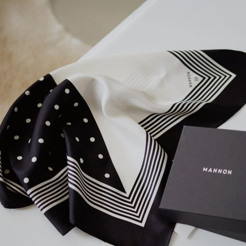 MANNON_Signature geometric silk square scarf_Black