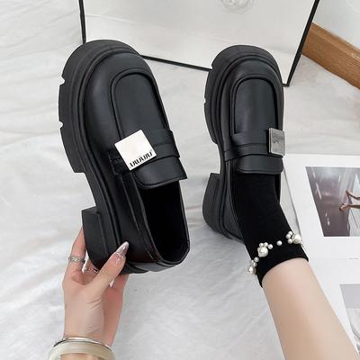 Женские лоферы 2025 весна и осень новые на толстой подошве на одной педали черные для униформы французская подошва-маффин маленькие кожаные туфли женская обувь