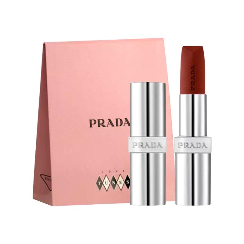 Prada Матовая Помада Ultimate Color Overlay Легкая Помада 2026 Ограниченная Серия ко Дню Святого Валентина Мягкий Туман Легко Наносится Натуральная # B103 Светло-винно-коричневый